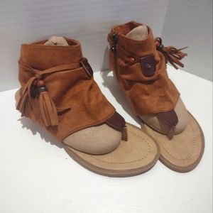 🌹3 for $25 NWOT Blowfish Women's 6, Kids 4, Boho sandals